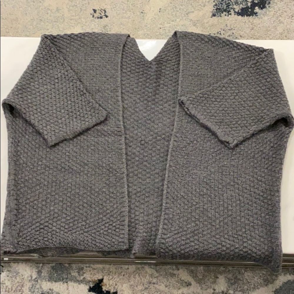 🛍3/$35🛍 Brandy Melville Voltaire Cardigan - Picture 3 of 8
